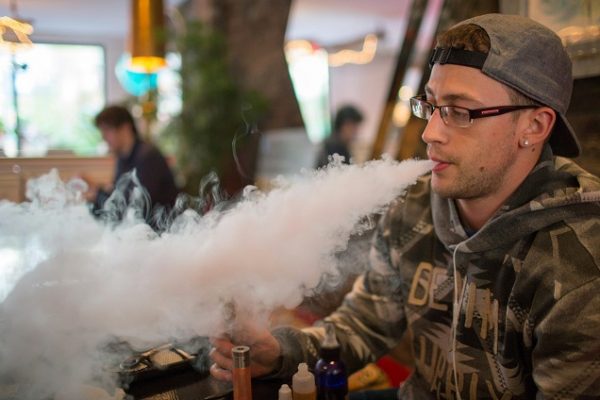 Study – E-Cigarettes are Less Toxic to Lung Cells than Tobacco Cigarettes